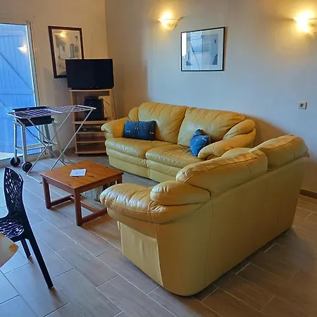 Tatil Evi Maisonnette Pour 6 Personnes Avec Piscine Neffies