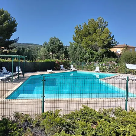 Maisonnette Pour 6 Personnes Avec Piscine Tatil Evi Neffies